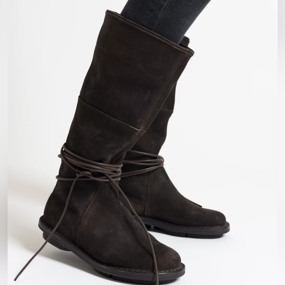 Chic Dark Brown Heeled Boots